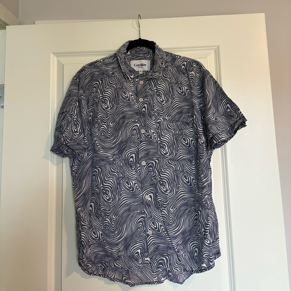 Like New Corridor Brand Men’s Shirt in Sz M